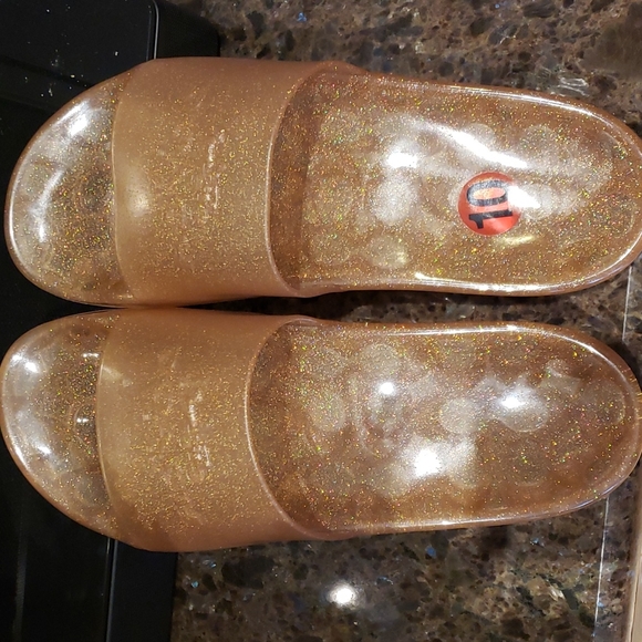 New 10 Coach Dark Gold Ulyssa Rubber Slide Sandals! - Picture 4 of 10